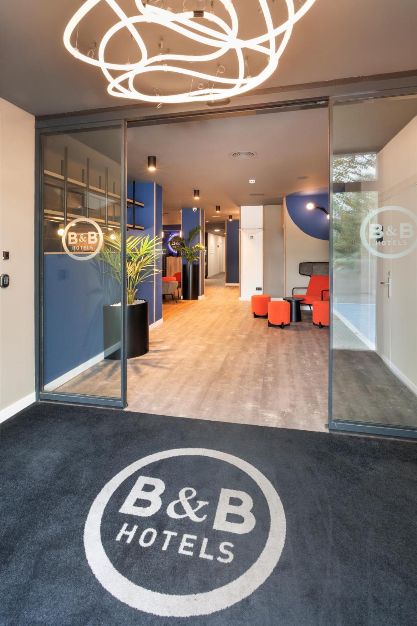 B&B Hotel Barcelona Рубі Екстер'єр фото