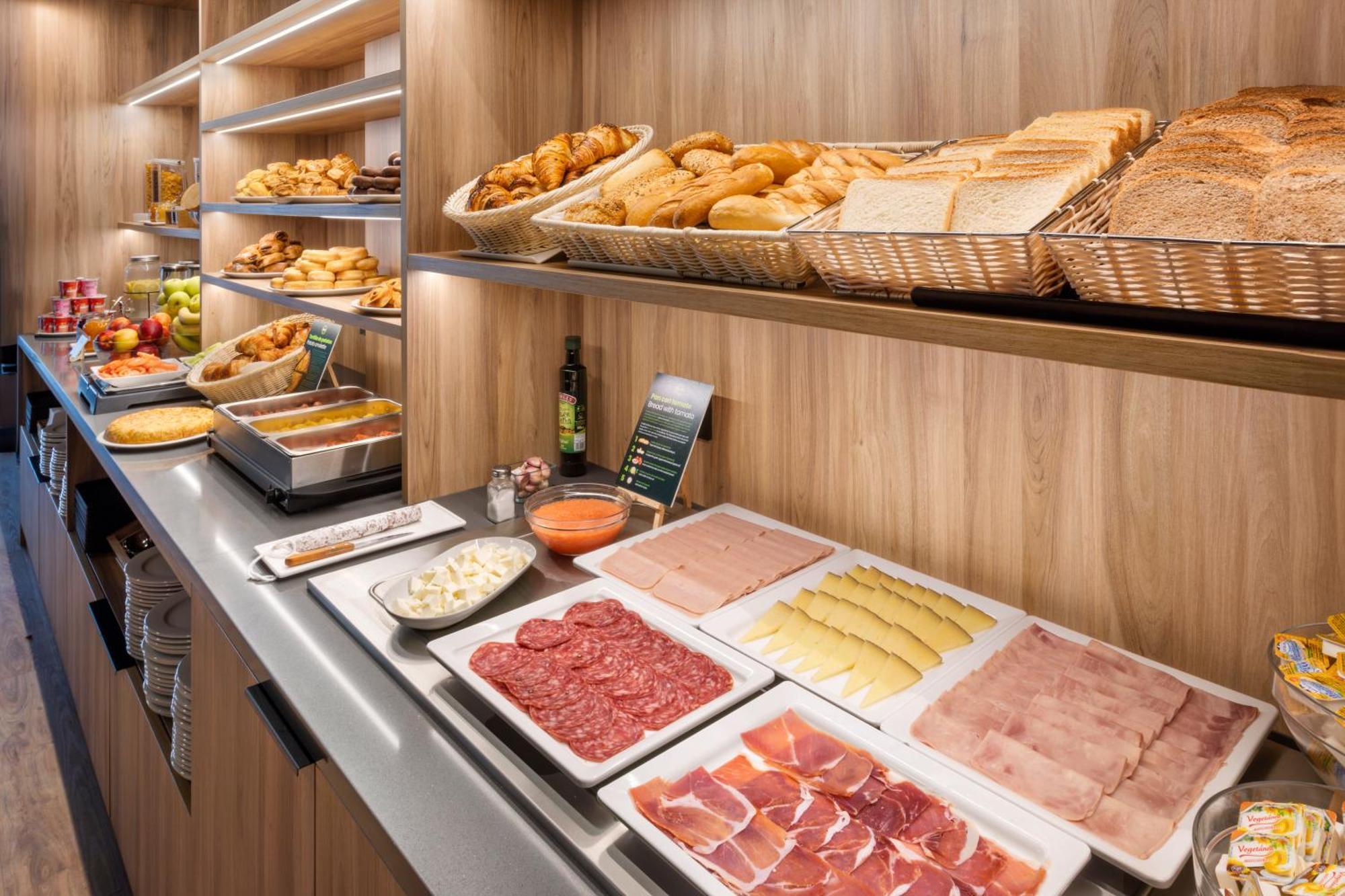 B&B Hotel Barcelona Рубі Екстер'єр фото