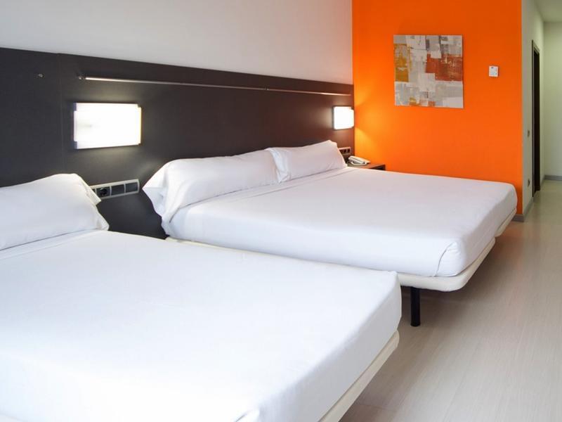 B&B Hotel Barcelona Рубі Екстер'єр фото
