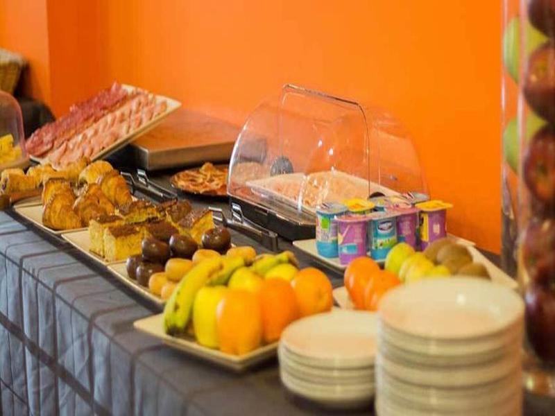 B&B Hotel Barcelona Рубі Екстер'єр фото