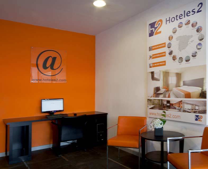 B&B Hotel Barcelona Рубі Екстер'єр фото