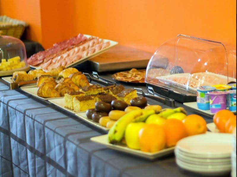 B&B Hotel Barcelona Рубі Екстер'єр фото