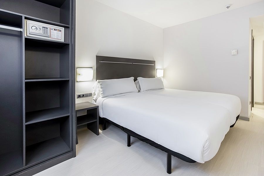 B&B Hotel Barcelona Рубі Екстер'єр фото