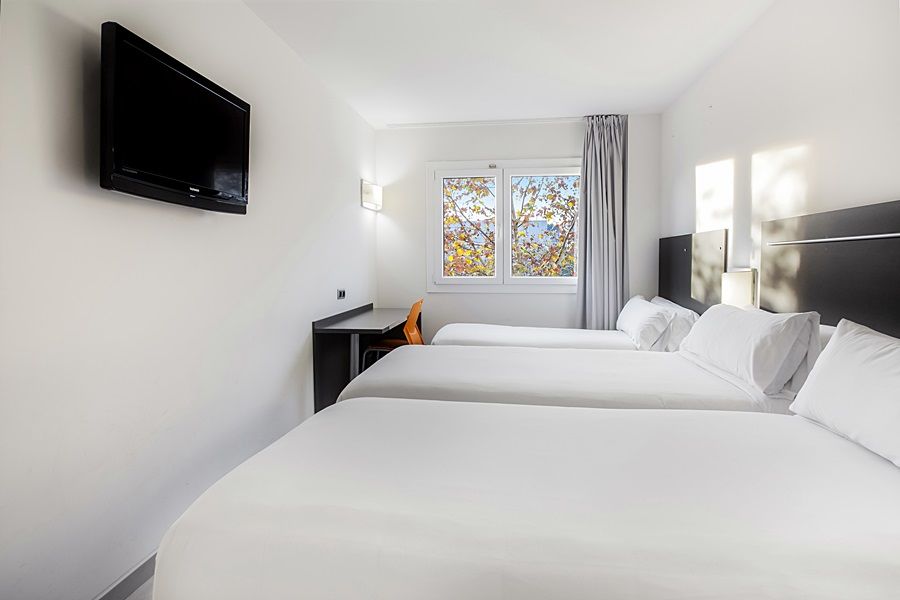B&B Hotel Barcelona Рубі Екстер'єр фото